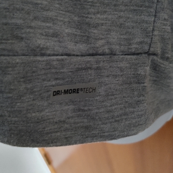 Grey T shirt - Picture 2 of 4